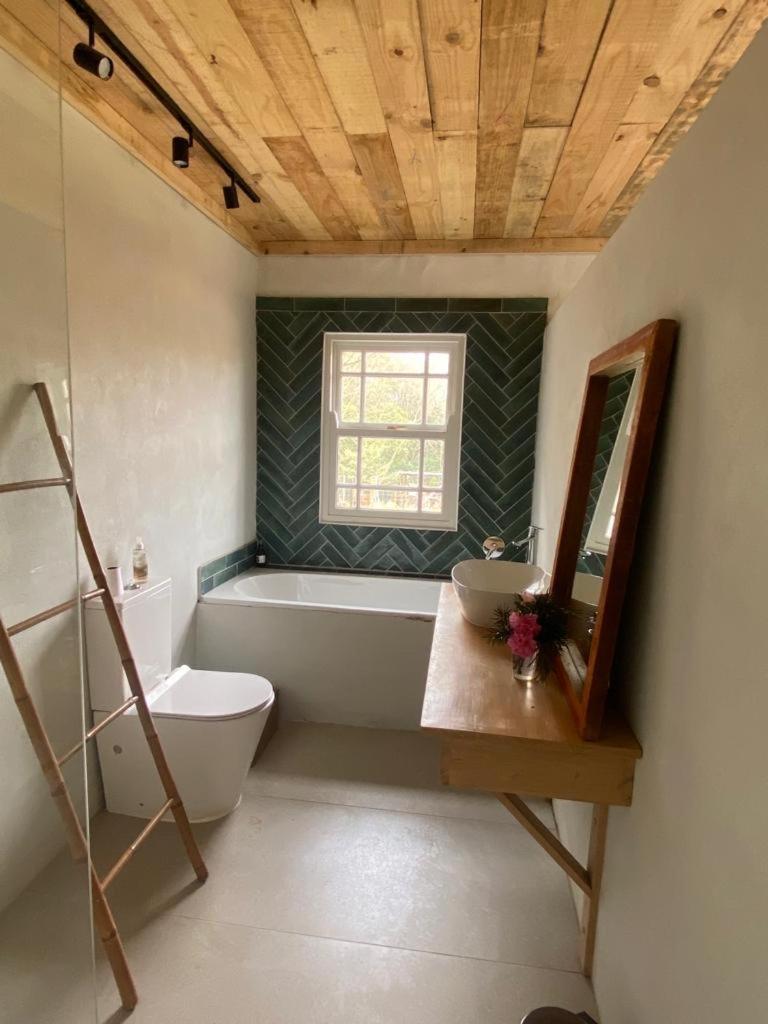 Yellowwoods Farm - Willoughbys Cottage And Old Stables Cottage Curryʼs Post エクステリア 写真